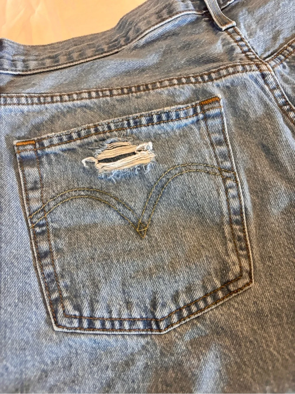 Levi’s 501 Original Distressed Cutoff Denim Shorts Women’s W30 High Rise Light - Picture 5 of 8